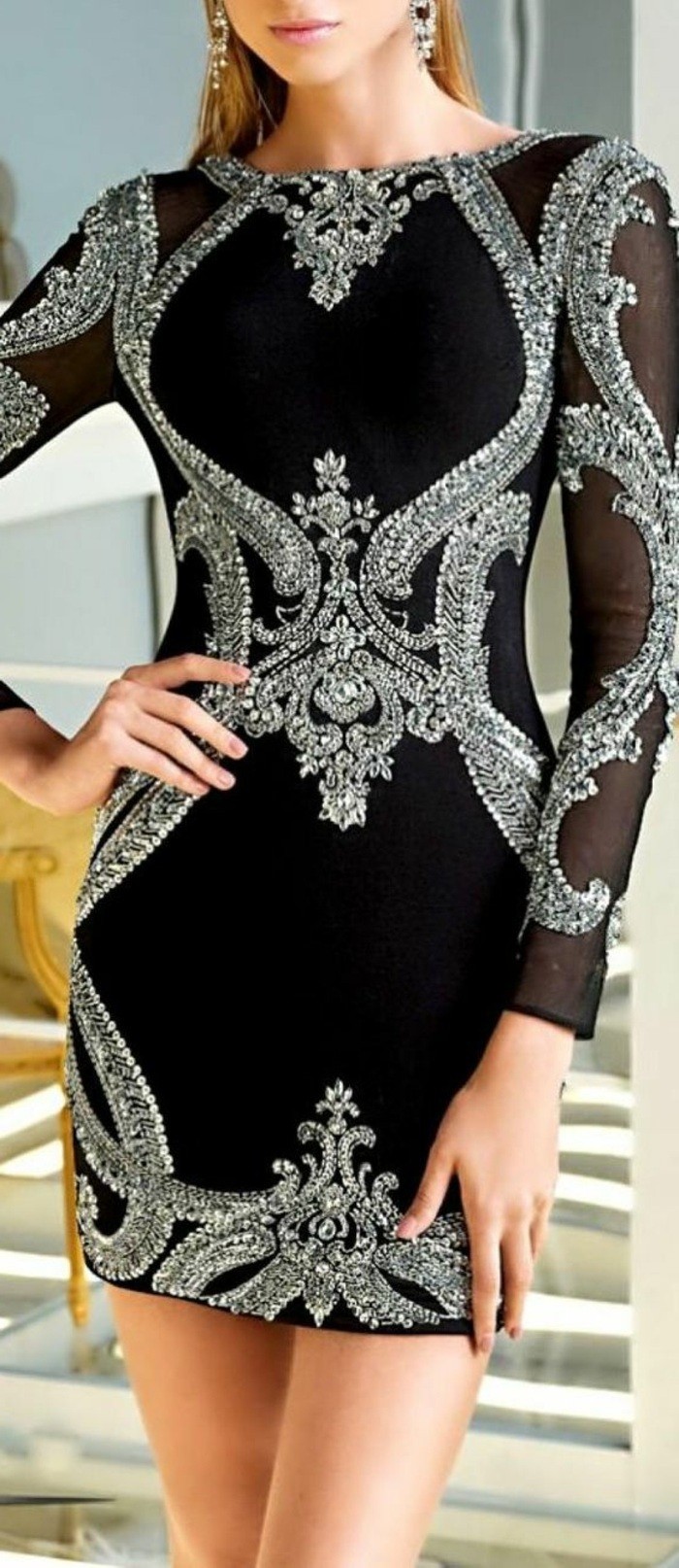 festtags μόδα-μαύρο φόρεμα-με μανίκια ασημί-elemnten σκουλαρίκια