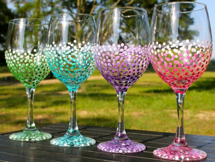 酒杯装饰，花园，眼镜与彩色油漆，点，奥伯尔效应