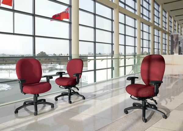 办公家具桌椅，用现代的设计功能于红色