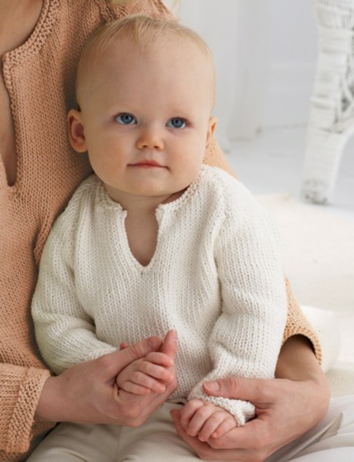 Μωρό πουλόβερ-δεμένη-άσπρο-και-γυναίκες-πουλόβερ