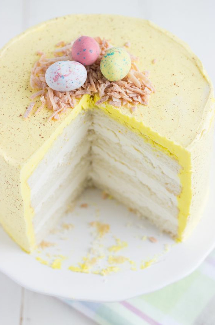 עוגה טעימה לחג הפסחא עם ביצי פסחא חמוץ לימון