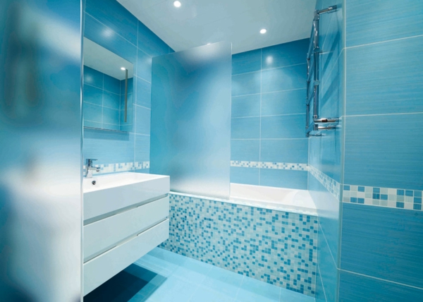 浴室瓷砖思路浅蓝色浴设计