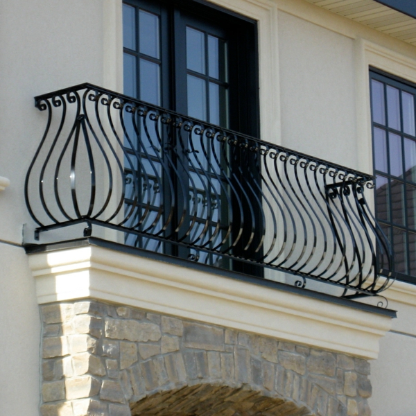 阳台栏杆，从金属外观设计