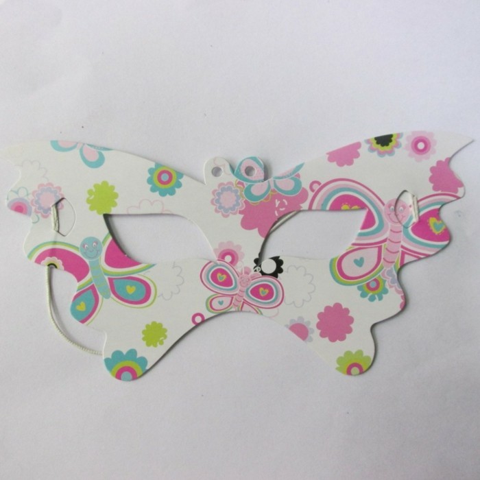 Artisanat Idées-Carnaval en couleur papillon en rose