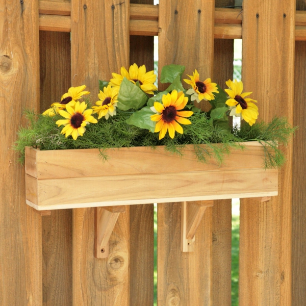 फूल बॉक्स-दर--बालकनी-से-लकड़ी सूरजमुखी