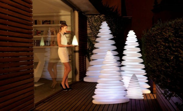 Karácsonyfa világítás Chrismy-Teresa Sapey-700x426 átméretezett