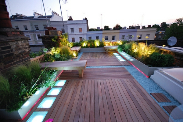 Rooftop πάτωμα ξύλινη επένδυση έμφασης φωτισμού, παγκάκια σχεδιασμού ιδέα