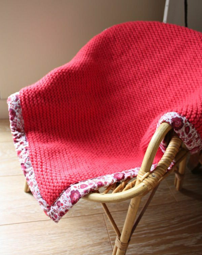 סרוגה-אדום-on-the-כיסא-לשנות את גודלן תקרה