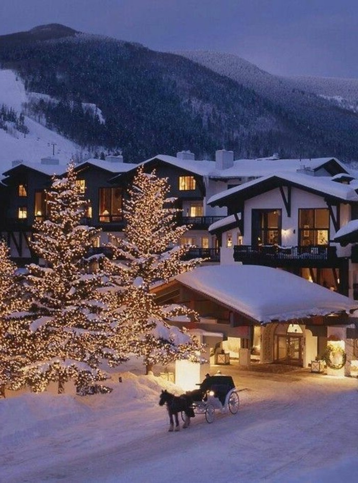 村山冬天图片圣诞装饰枞树冬季浪漫