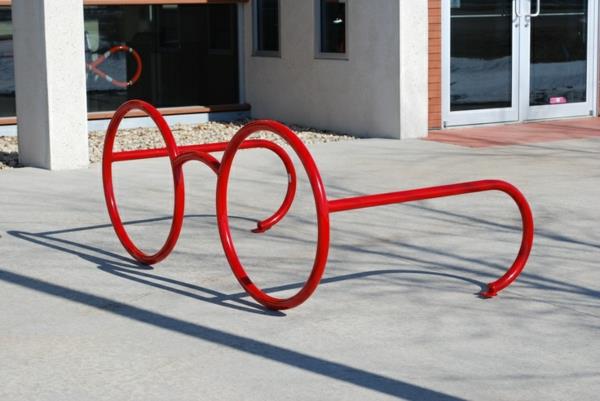 Bicikl stand-kao-naočale-u-crvene boje