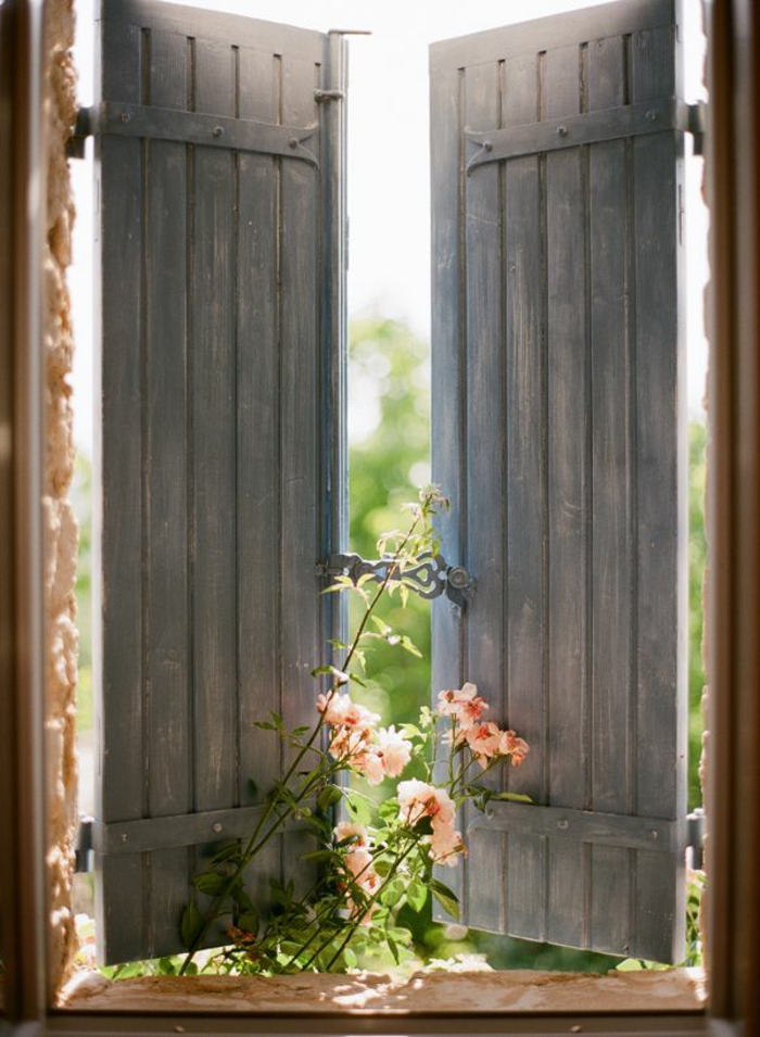 Volets fleurs romantique vintage en bois