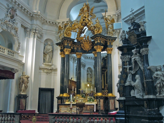 אדריכלות הקתדרלה-גרמניה-בארוק פולדה