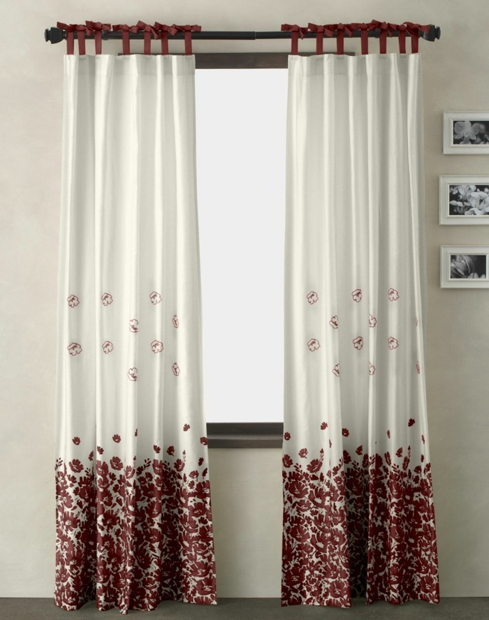 窗帘装饰的想法 - 用红色的花朵