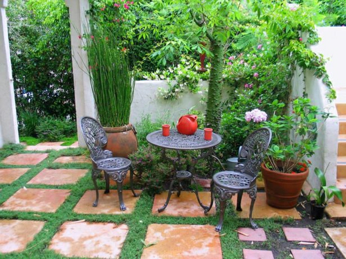 Puutarha Välimeren Green Stphle pöydän takorauta kukkaruukkuja ja puna-pot kuppi