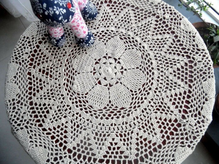 Crochet soleil et fleurs Tablecloth