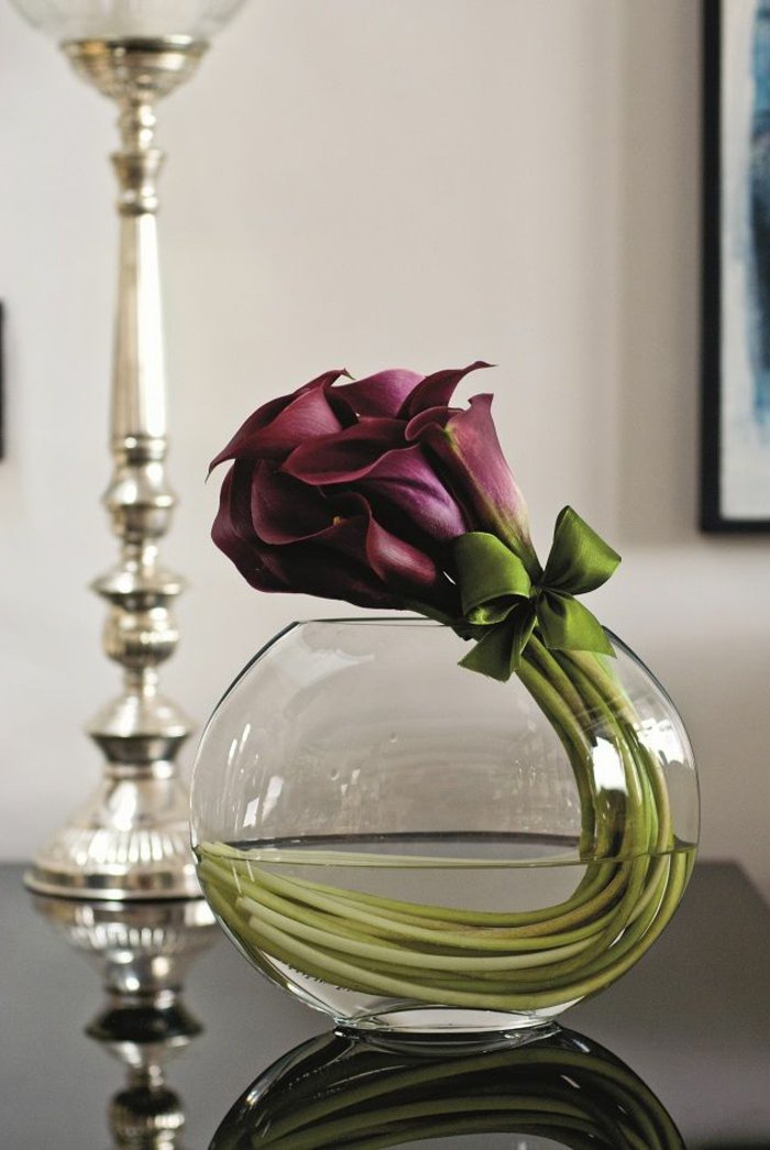 玻璃花瓶装饰花瓶装饰花瓶紫色花有趣的位置