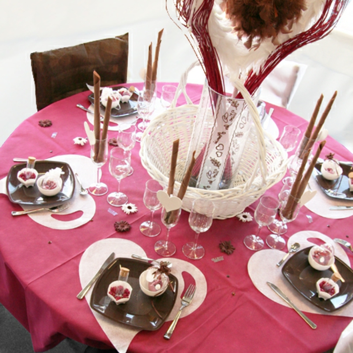 Esküvői asztaldísz-szív-rózsás terítő
