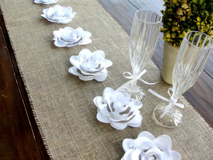 Esküvői asztaldísz origami virágok