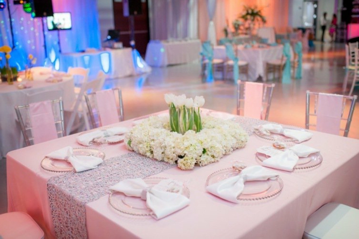 Esküvői asztaldísz-tulipán-fene-rózsás