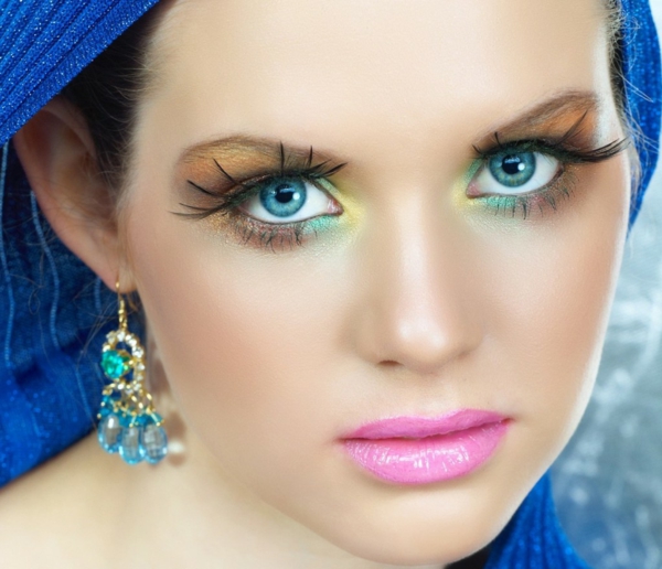 眼部化妆 - 鲜艳多彩的颜色
