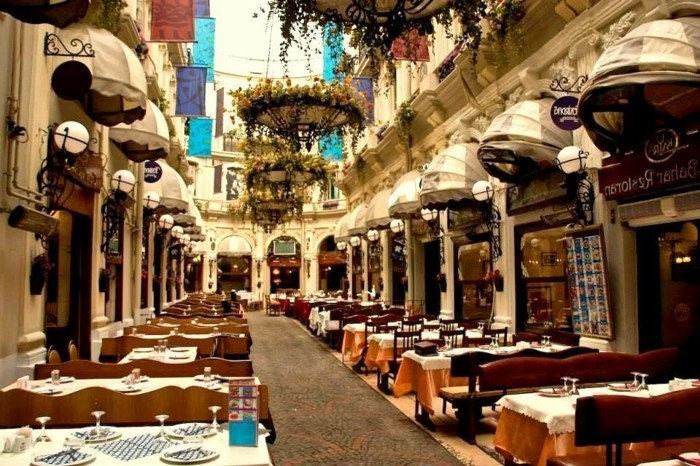 इस्तांबुल में आकर्षण और रेस्तरां