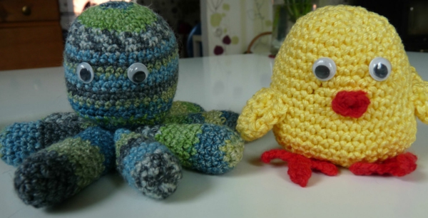 Küken_Oktopus-hänhelfiguren के अनुकूल-जानवरों से crochet
