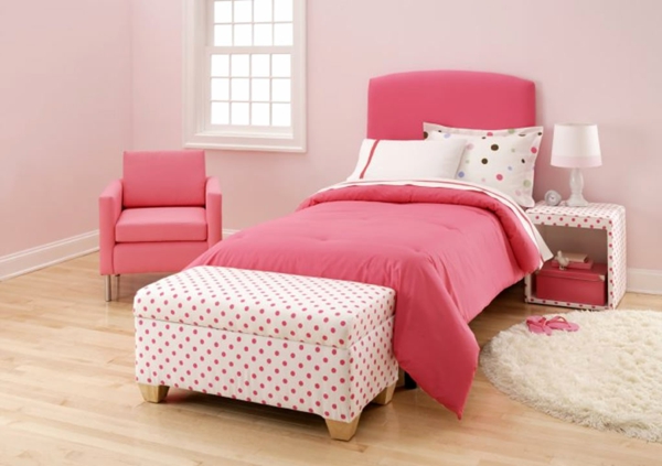 Детска розова спалня