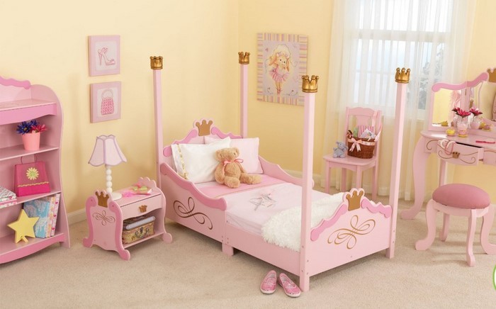 Los niños hacen-Maedchenzimmer-con-un-cama para princesas