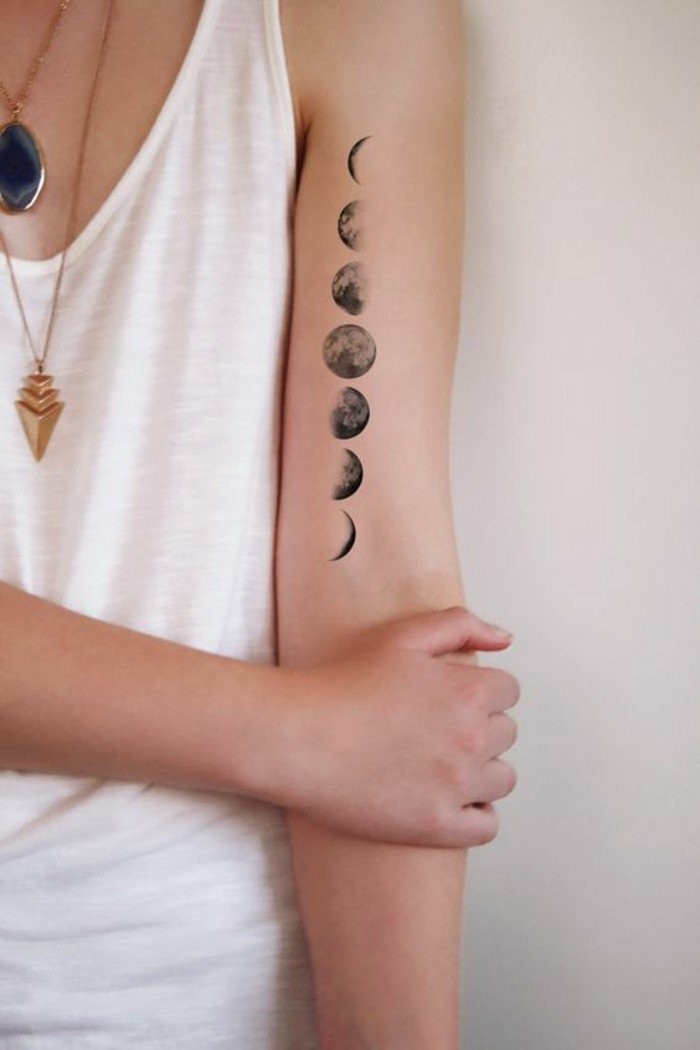 小纹身，用最月亮