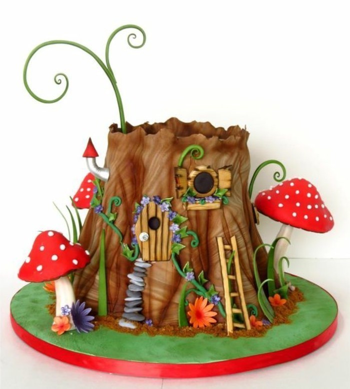 为孩子生日蛋糕森林绿树环绕逐蘑菇