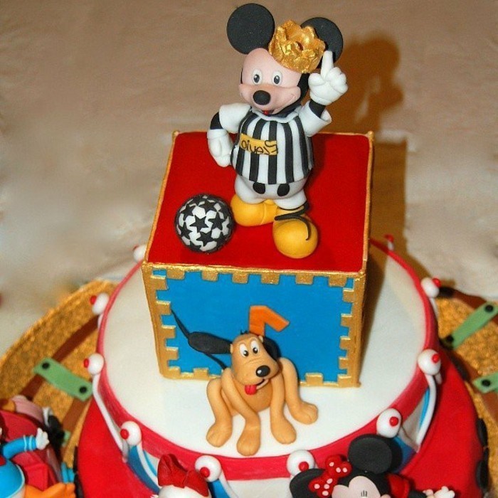 蛋糕与迪士尼英雄儿童生日