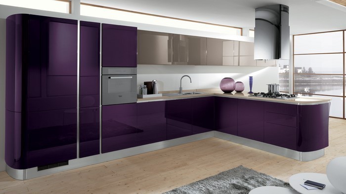cocina-en-púrpura-set-a-creativa-dispositivo