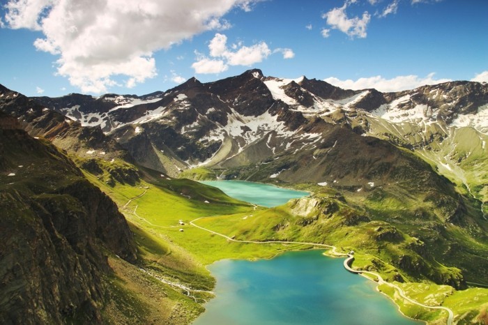 लैंडस्केप झीलों-इन-द-पहाड़ों