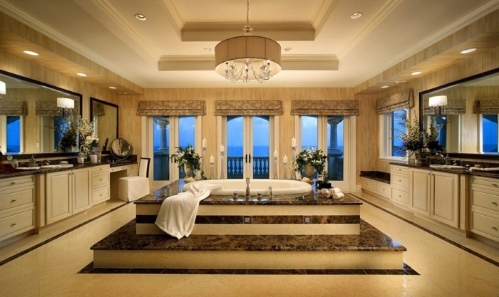豪华浴室，漂亮的视图