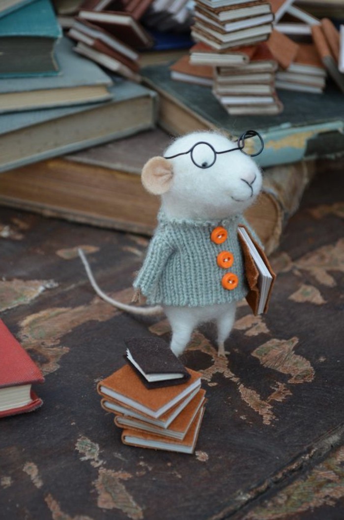 עכבר טינקר-עם-קטן-ספרים