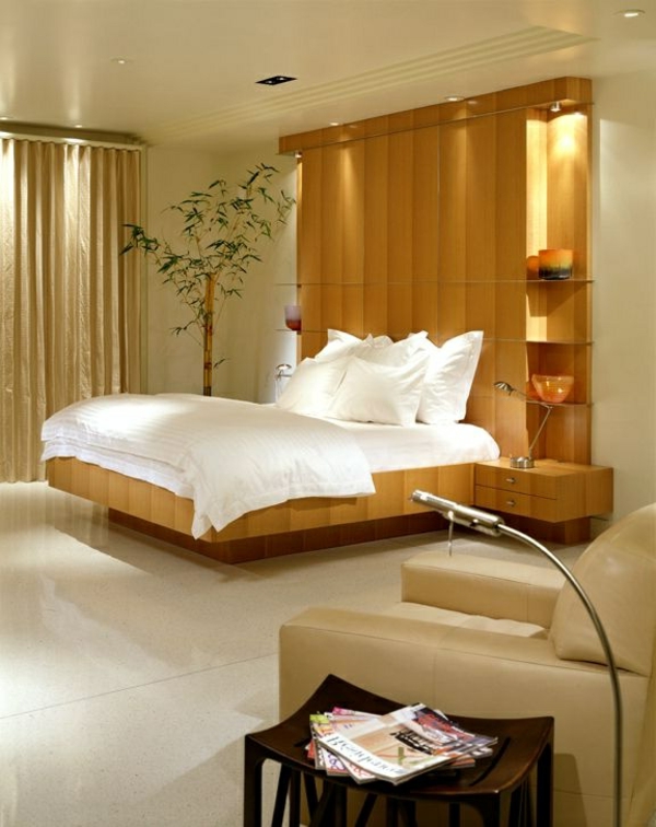 Esquema de color marrón brillante en el dormitorio - idea creativa para una cabecera de lujo