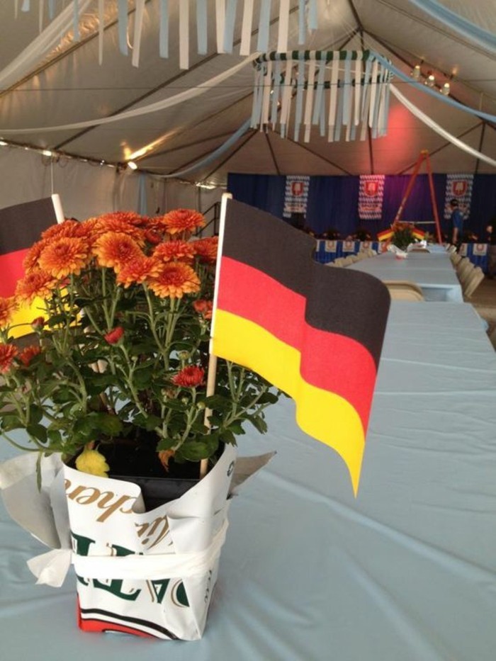 Oktoberfest-Deco con bandera alemana
