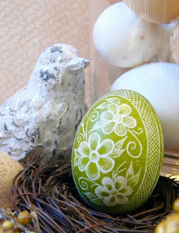 Ξύλινο αυγό του Πάσχα και ξύλινο πουλί Shabby Chic
