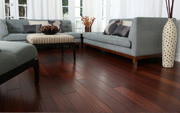 实木复合地板式 - 美丽的彩色功能于客厅