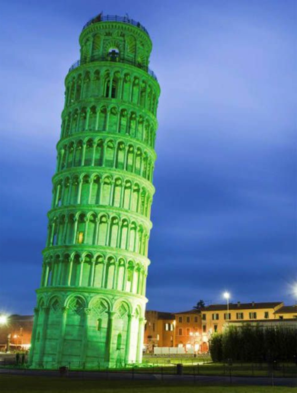 Pisa tower-vihreä-St-Patrick's-Day