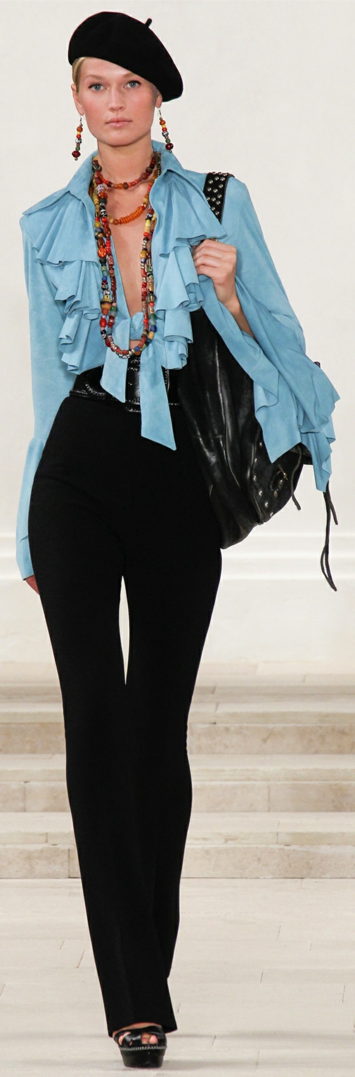 Ralph Lauren Collection 2013 de la boina del casquillo negro-clásico modelo de la joyería camisa azul y pantalones negros de cuero del caso