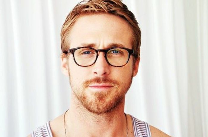 Ryan Gosling με τα γυαλιά hipster