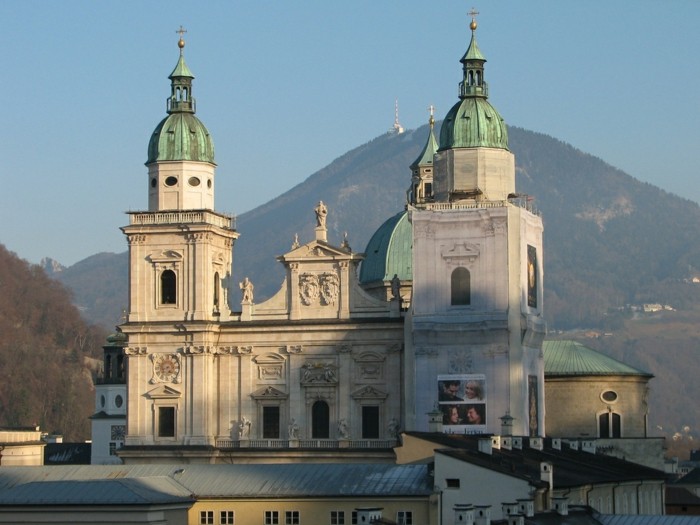 Salzburgin katedraali-Unique-barokkiarkkitehtuurista