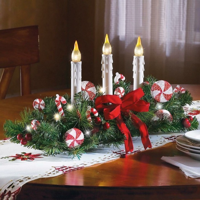 क्रिसमस के लिए सुंदर तालिका सजावट कृत्रिम मोमबत्ती