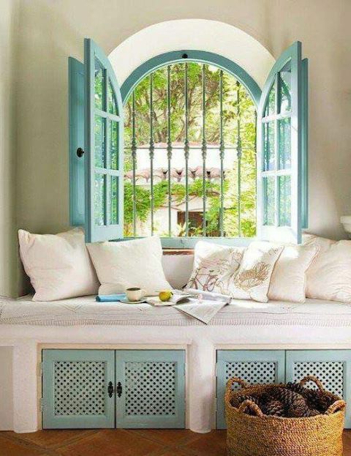 卧室沙发银行咖啡杯靠垫窗棂百叶窗 - 摩尔绿