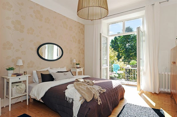 卧室设计，在斯堪的纳维亚风格的有趣的磁带片与花卉图案