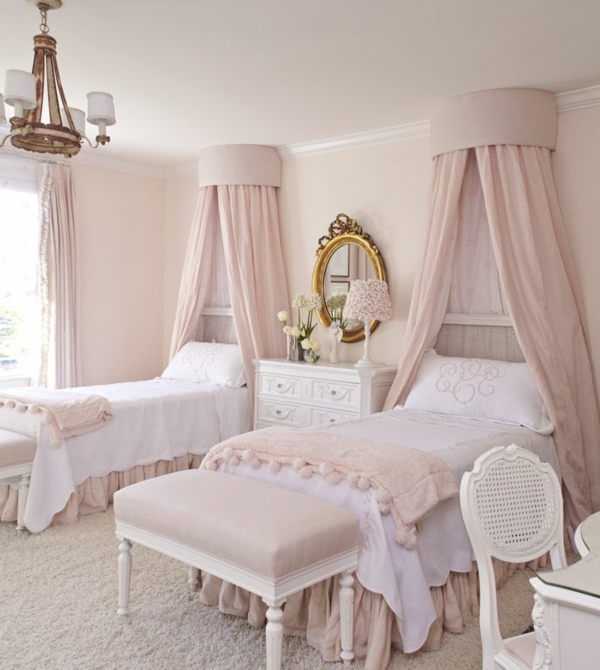 Спалня-в-розово-светъл нюанс