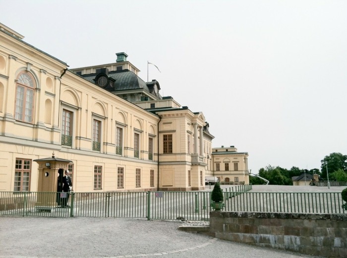 القلعة دروتنينغولم-السويد-الباروك عصر الهندسة المعمارية