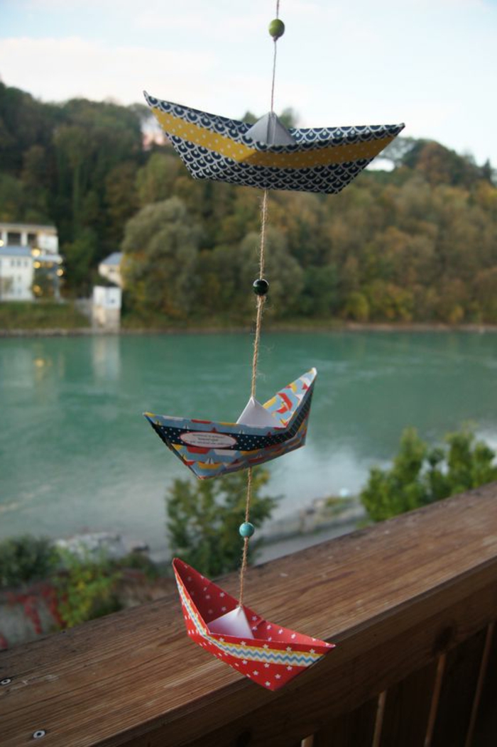 Ikkunan koristelu kesällä garland veneet origami purjevene