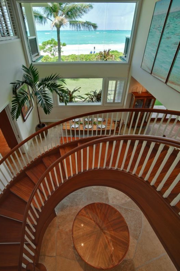 सर्पिल सीढ़ी-साथ लकड़ी चरणों आधुनिक कला